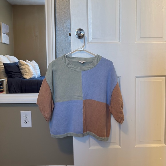 entro Sweaters - Entro Cropped Color Block Sweater